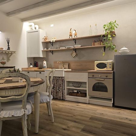 Apartamento Antica Dimora San Felice del Benaco Exterior foto